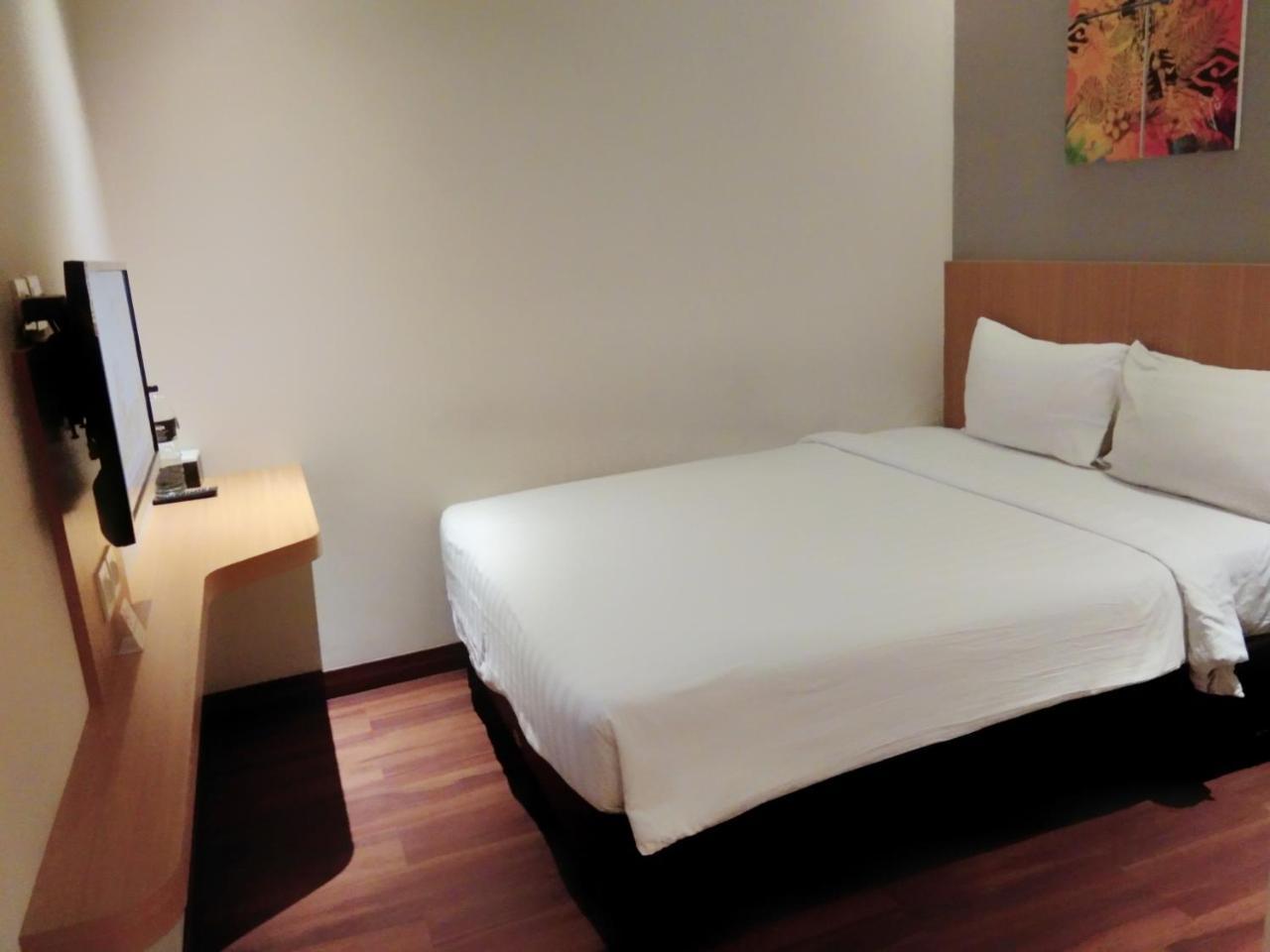 Vinotel Cirebon Extérieur photo